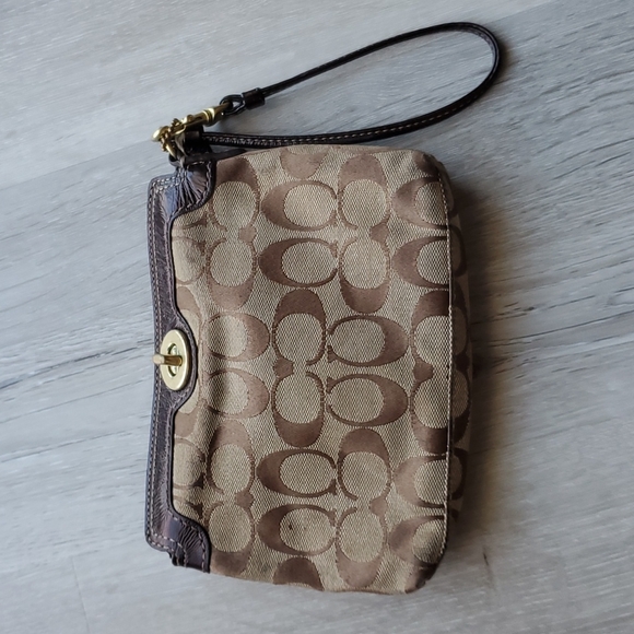 Coach Handbags - Coach wristlet